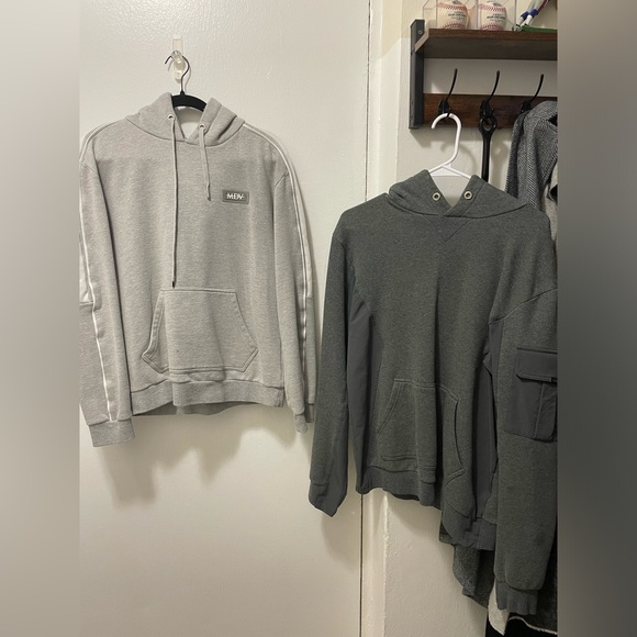 Maniere de Voir 2 hoodies - Picture 1 of 12
